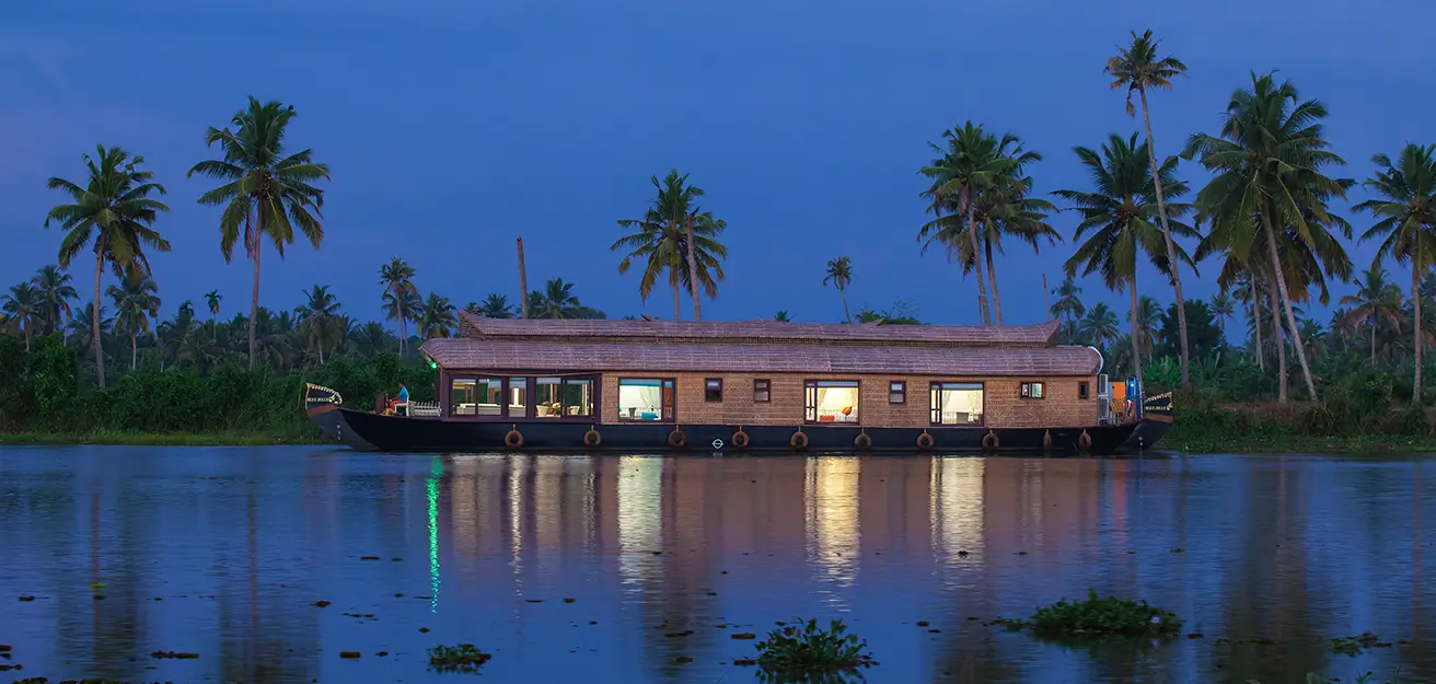 cruise houseboat