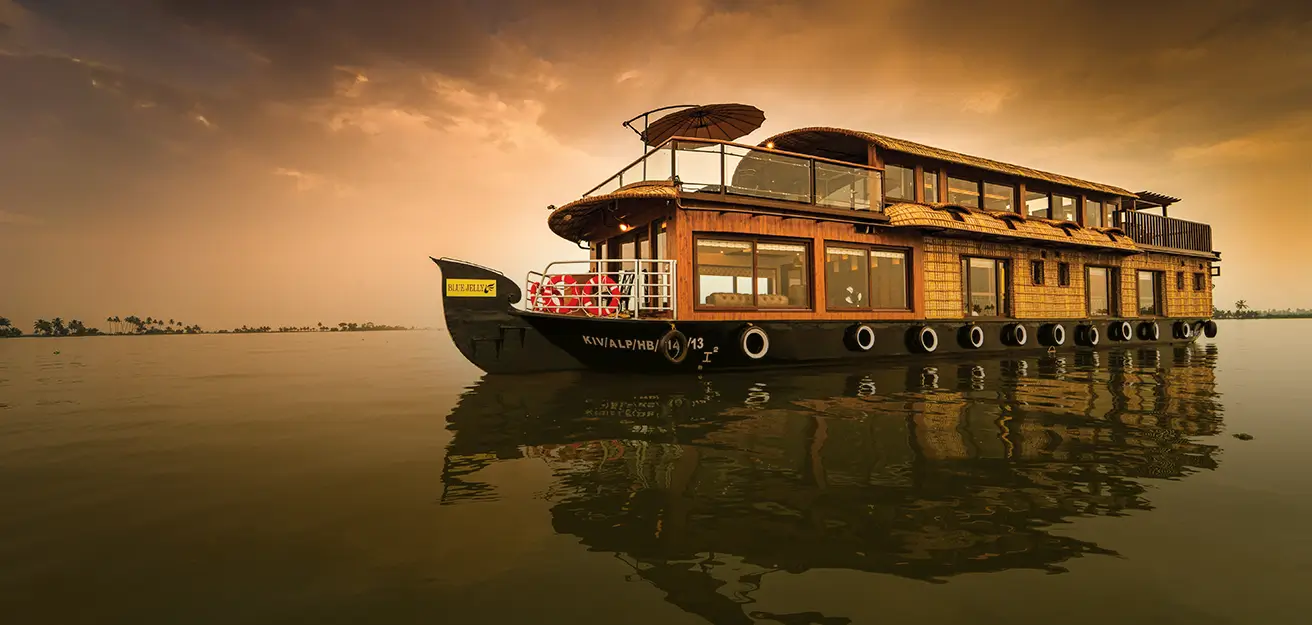 cruise houseboat